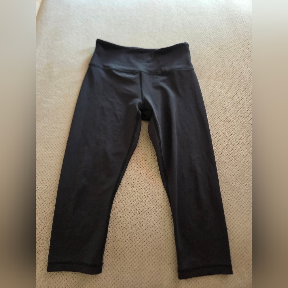 Zyia Active Black Capri Leggings Women's  Size 4
